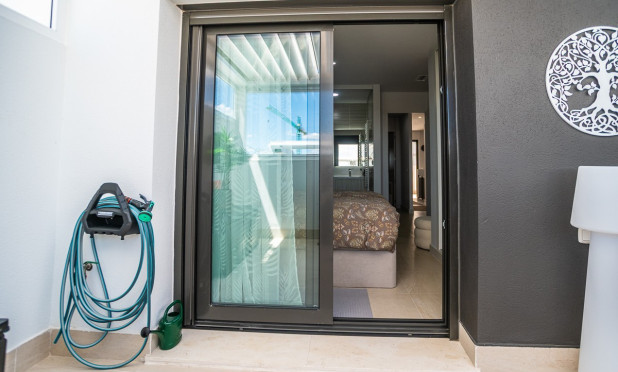 Resale - Apartment / flat - Torrevieja - Los Balcones