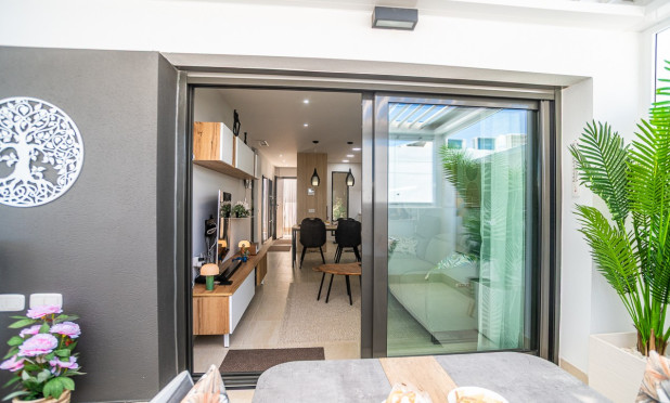 Resale - Apartment / flat - Torrevieja - Los Balcones