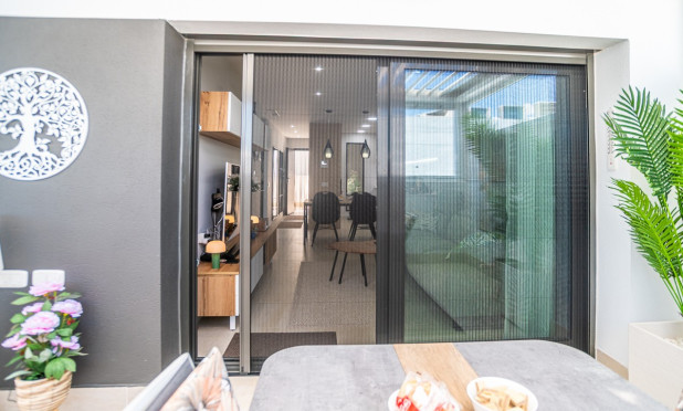 Resale - Apartment / flat - Torrevieja - Los Balcones