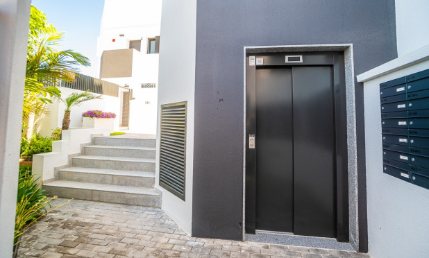 Resale - Apartment / flat - Torrevieja - Los Balcones