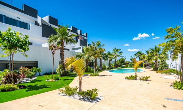 Resale - Apartment / flat - Torrevieja - Los Balcones