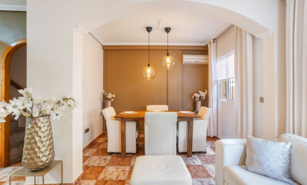 Resale - Villa - Orihuela Costa - La Regia