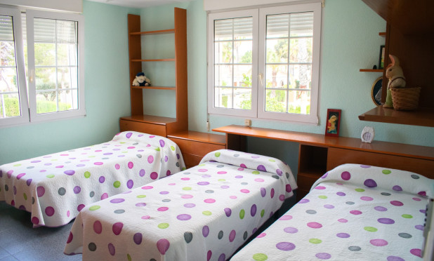 Resale - Villa - Orihuela Costa - MUY CERCA DE LA PLAYA