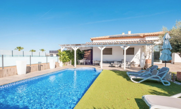 Resale - Villa - San Fulgencio