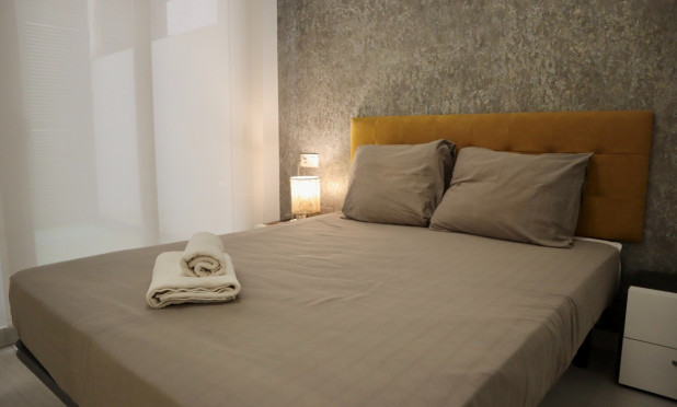 Lange Termijn Verhuur - Appartement / flat - Torrevieja - Centro