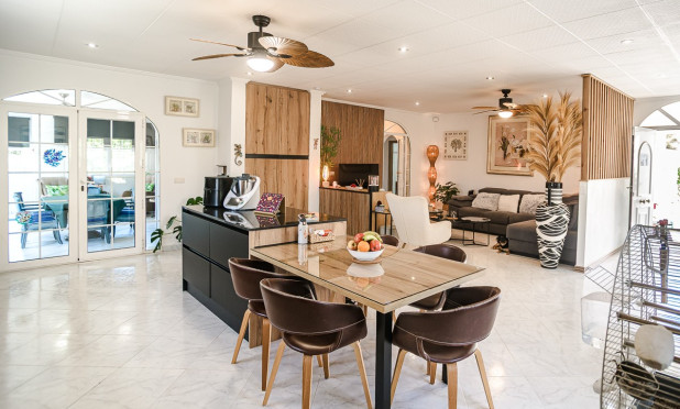 Herverkoop - Finca / Landelijke woning - La Marina