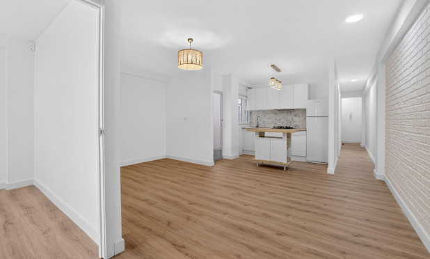 Revente - Appartement - Torrevieja - Centro
