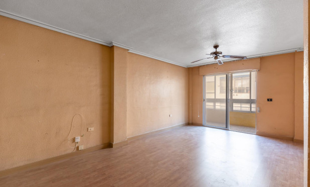 Resale - Apartment / flat - Torrevieja - Habaneras