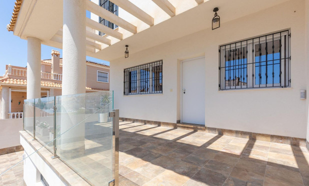 Revente - Villa - Torrevieja - Aguas Nuevas