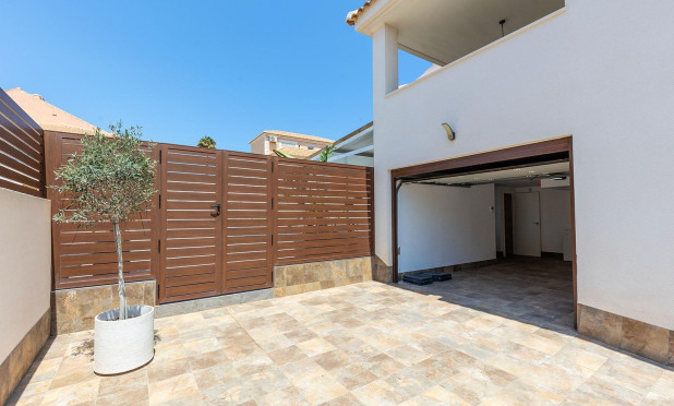 Revente - Villa - Torrevieja - Aguas Nuevas
