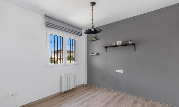 Revente - Villa - Torrevieja - Aguas Nuevas