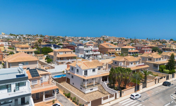 Revente - Villa - Torrevieja - Aguas Nuevas