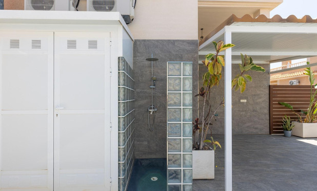 Revente - Villa - Torrevieja - Aguas Nuevas