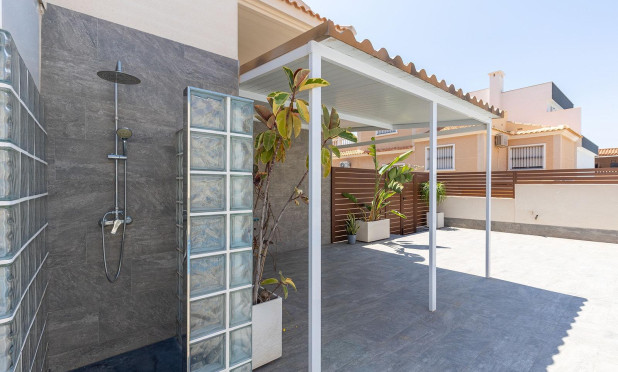 Revente - Villa - Torrevieja - Aguas Nuevas