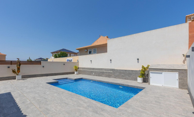 Revente - Villa - Torrevieja - Aguas Nuevas