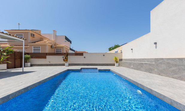 Revente - Villa - Torrevieja - Aguas Nuevas