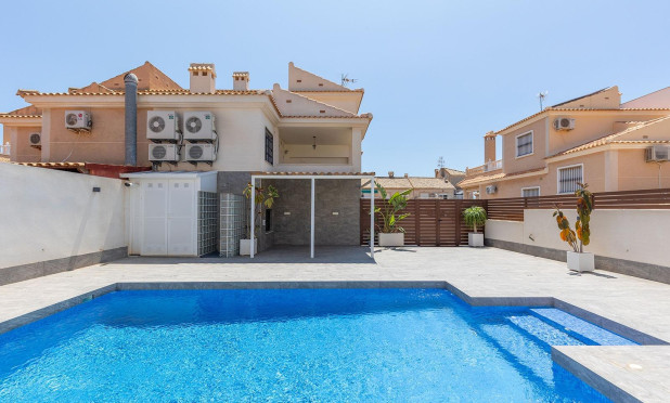 Revente - Villa - Torrevieja - Aguas Nuevas