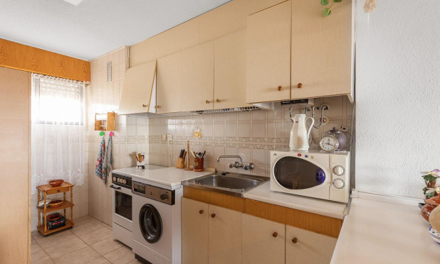 Resale - Apartment / flat - Torrevieja - La Mata