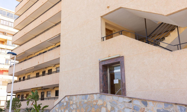 Resale - Apartment / flat - Torrevieja - La Mata