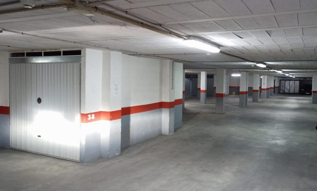 Revente - Parking - Torrevieja - Estacion de autobuses