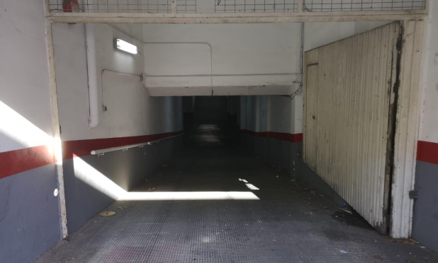 Revente - Parking - Torrevieja - Estacion de autobuses