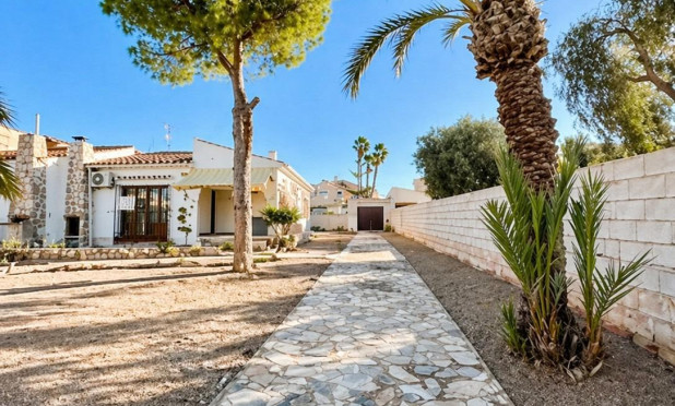 Revente - Villa - Torrevieja - Aguas Nuevas