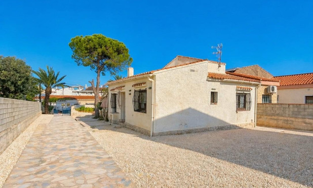 Revente - Villa - Torrevieja - Aguas Nuevas