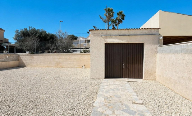 Revente - Villa - Torrevieja - Aguas Nuevas