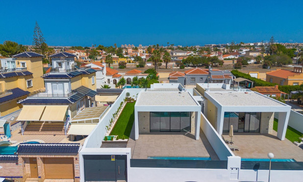 Herverkoop - Villa - Torrevieja - Los Balcones