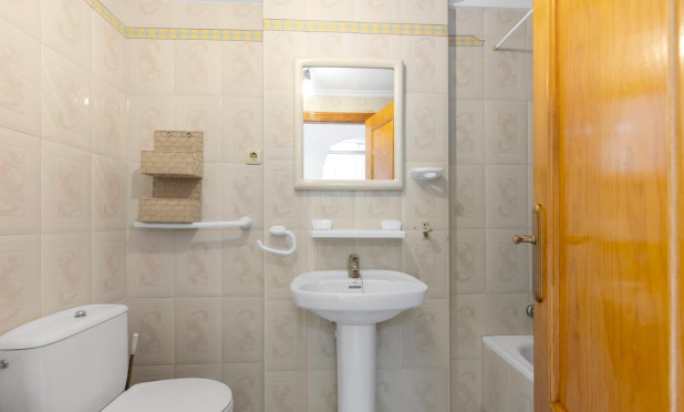 Resale - Apartment / flat - Torrevieja - La Mata