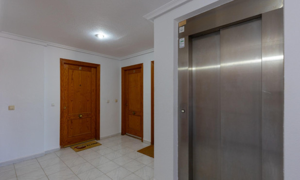 Resale - Apartment / flat - Torrevieja - La Mata