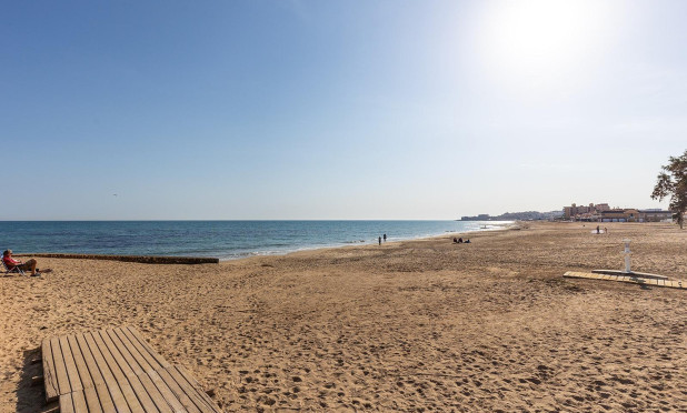Resale - Apartment / flat - Torrevieja - La Mata