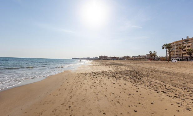 Resale - Apartment / flat - Torrevieja - La Mata