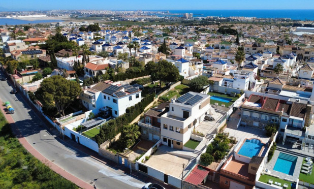Revente - Villa - Torrevieja - Los Balcones