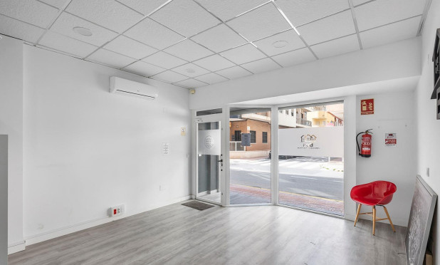 Resale - Commercial - Torrevieja - La Mata