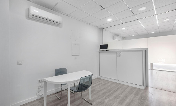 Resale - Commercial - Torrevieja - La Mata