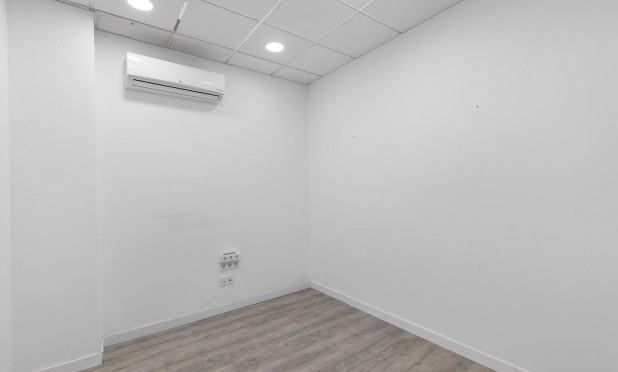 Resale - Commercial - Torrevieja - La Mata