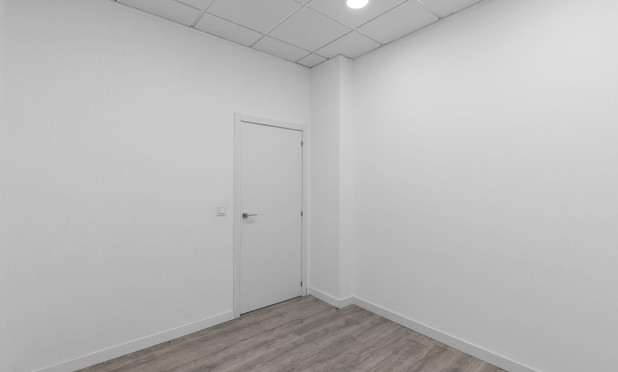 Resale - Commercial - Torrevieja - La Mata