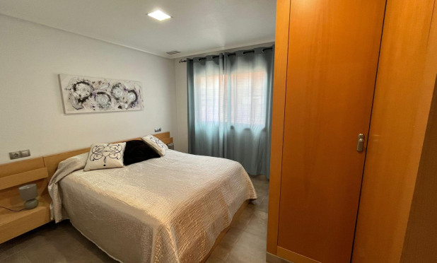 Resale - Apartment / flat - Torrevieja - La Mata