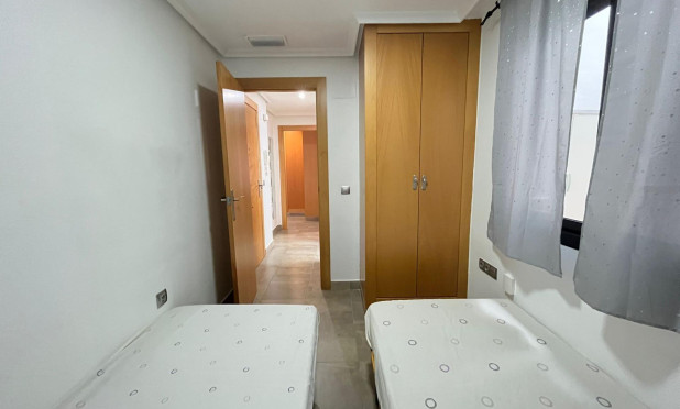 Resale - Apartment / flat - Torrevieja - La Mata