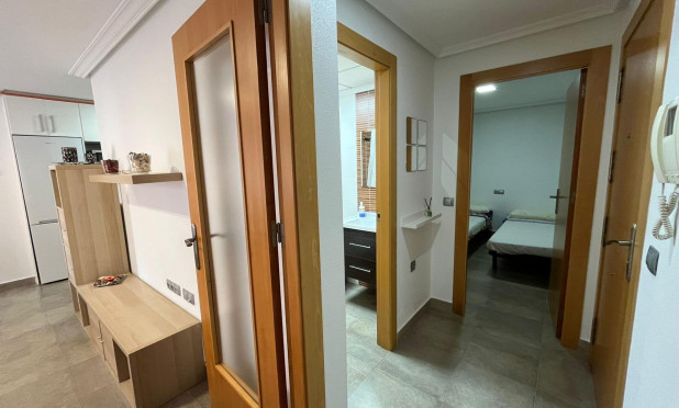 Resale - Apartment / flat - Torrevieja - La Mata