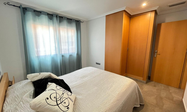 Resale - Apartment / flat - Torrevieja - La Mata