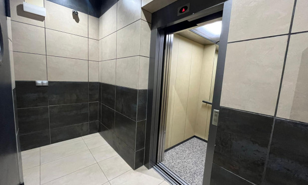Resale - Apartment / flat - Torrevieja - La Mata