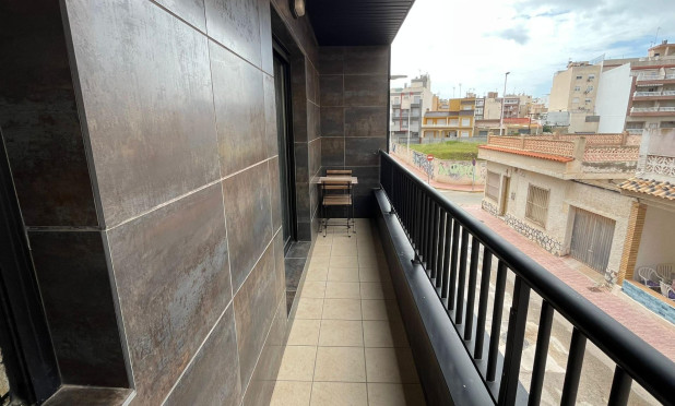 Resale - Apartment / flat - Torrevieja - La Mata