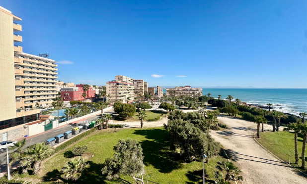 Resale - Apartment / flat - Torrevieja - Cabo Cervera