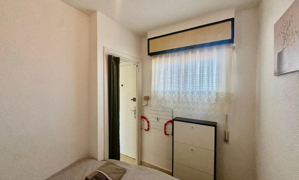 Resale - Apartment / flat - Torrevieja - Cabo Cervera