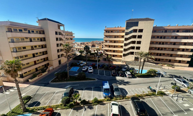Resale - Apartment / flat - Torrevieja - Cabo Cervera