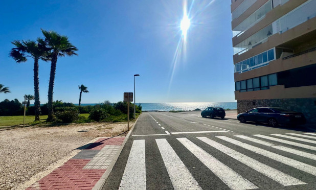 Resale - Apartment / flat - Torrevieja - Cabo Cervera