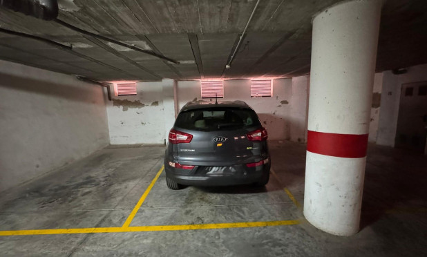Revente - Parking - Torrevieja - Estacion de autobuses