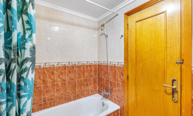 Revente - Appartement - Torrevieja - Centro - Muelle Pesquero